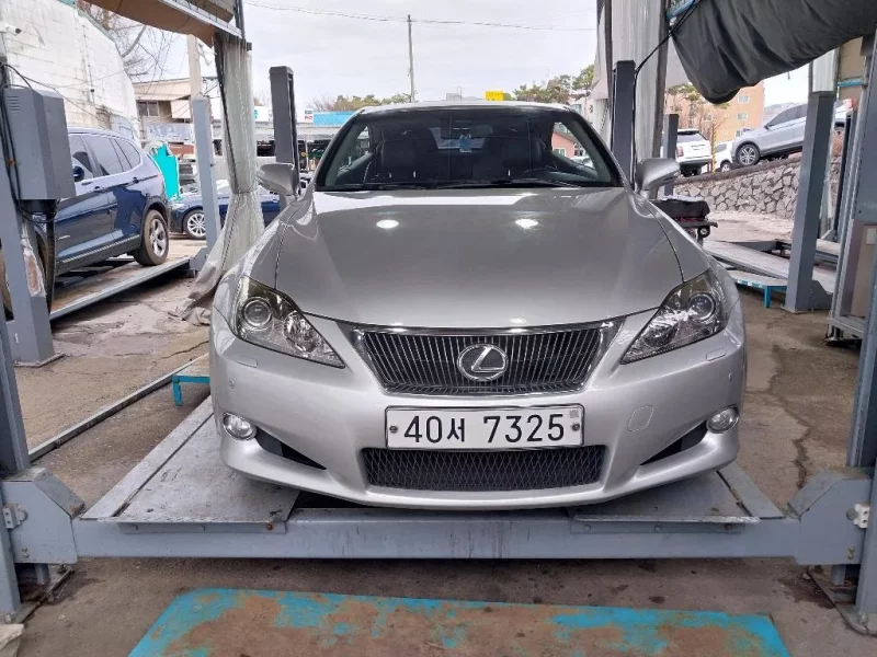 Lexus IS
