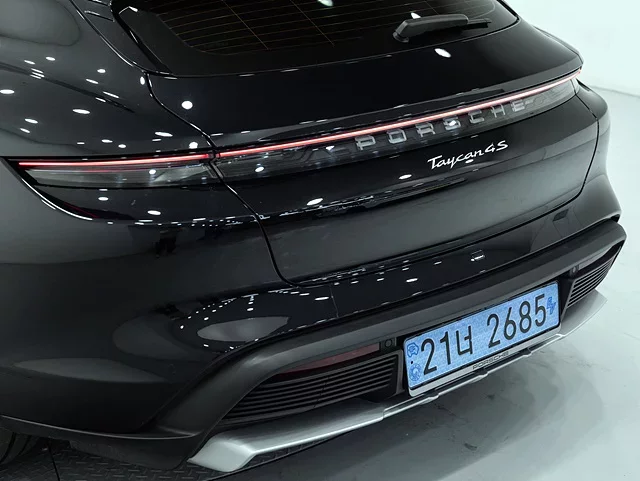 Porsche TAYCAN
