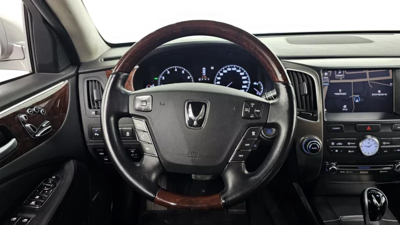Hyundai Equus
