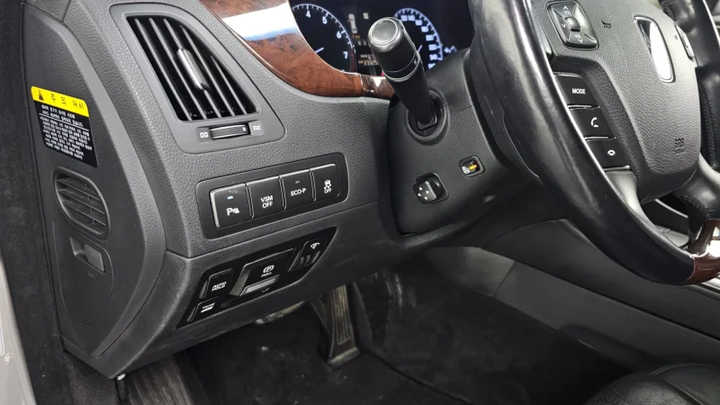 Hyundai Equus