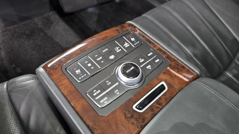 Hyundai Equus