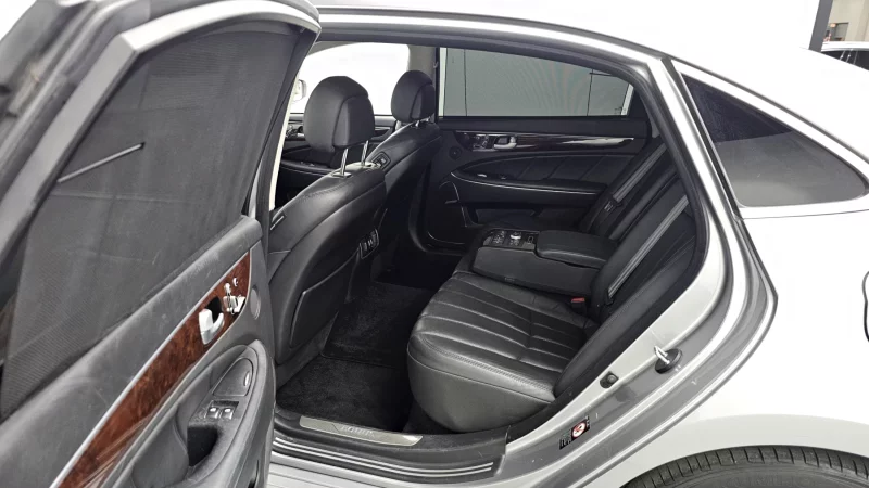 Hyundai Equus