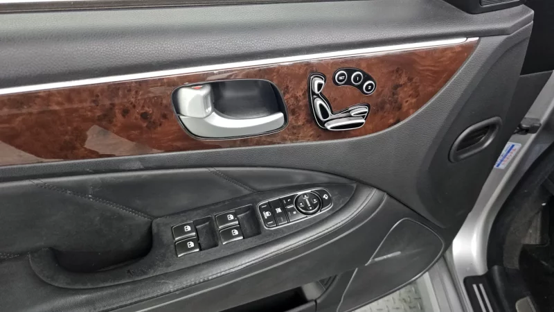 Hyundai Equus