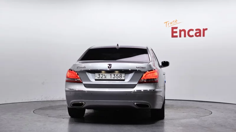 Hyundai Equus
