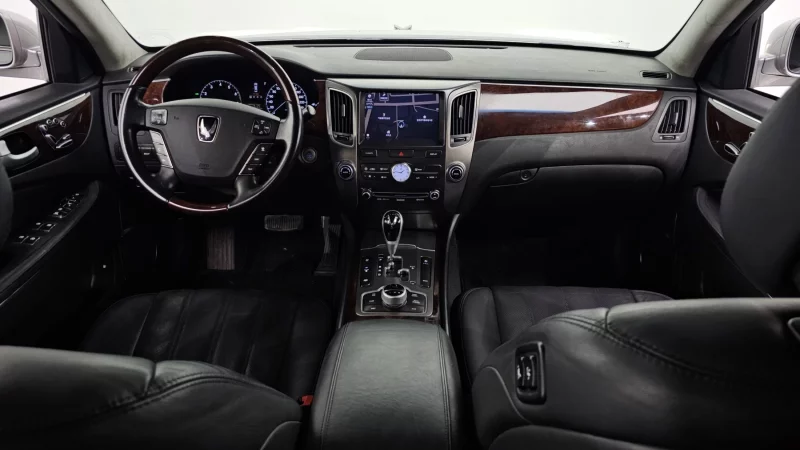 Hyundai Equus