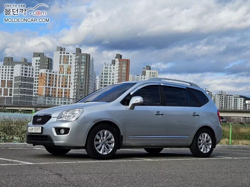 Kia Carens