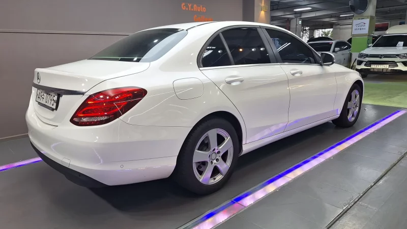Mercedes-Benz C-Class
