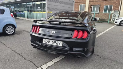 Ford MUSTANG