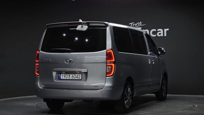 Hyundai Starex