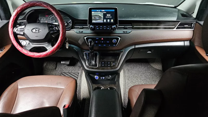 Hyundai Starex