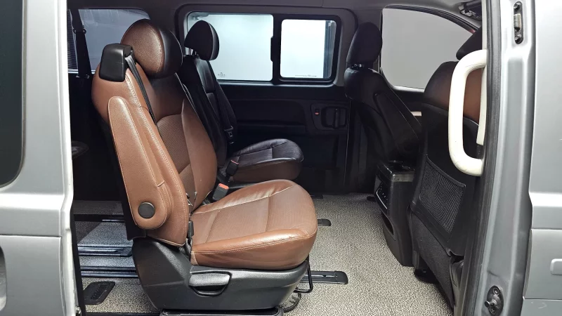 Hyundai Starex