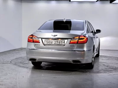 Hyundai Genesis