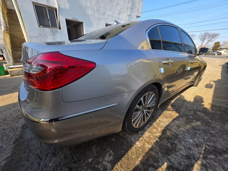 Hyundai Genesis