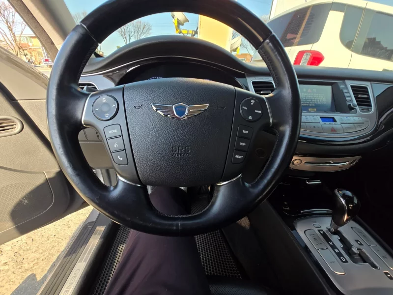 Hyundai Genesis
