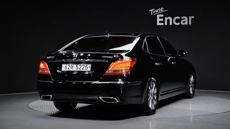 Hyundai Equus
