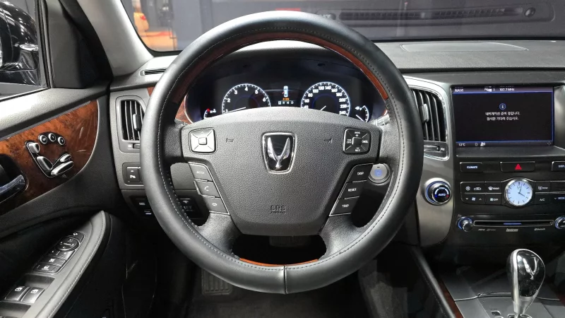 Hyundai Equus