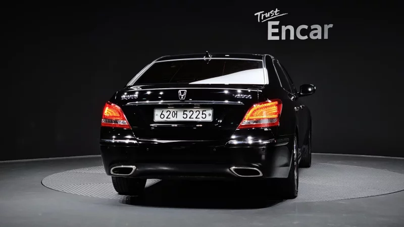 Hyundai Equus