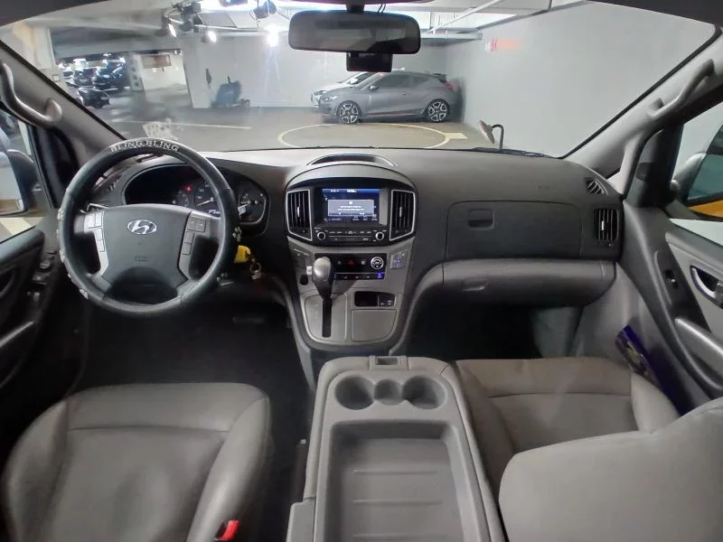 Hyundai Starex