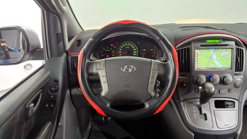 Hyundai Grand Starex