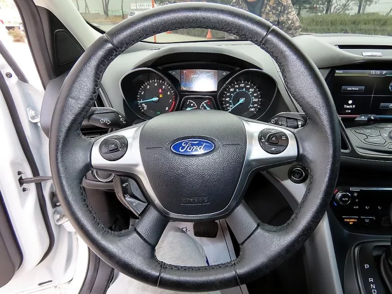 Ford ESCAPE