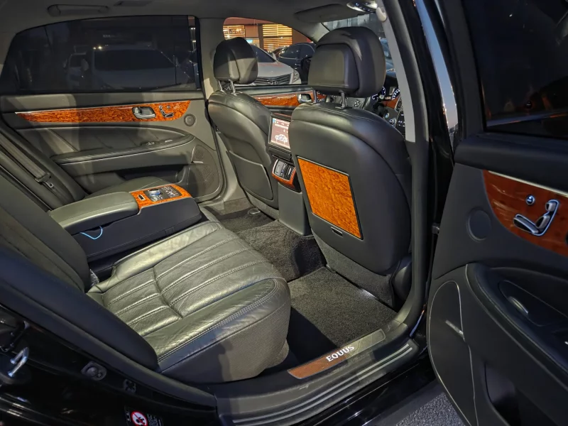 Hyundai Equus