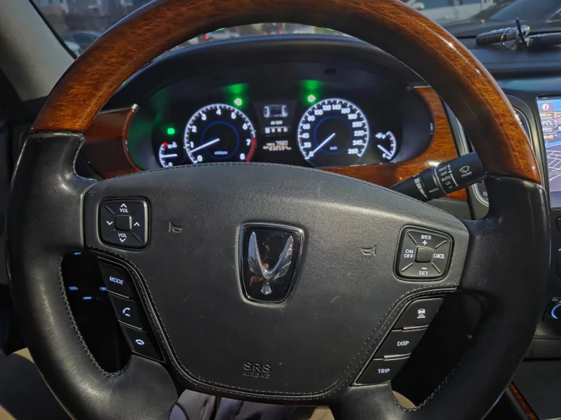 Hyundai Equus