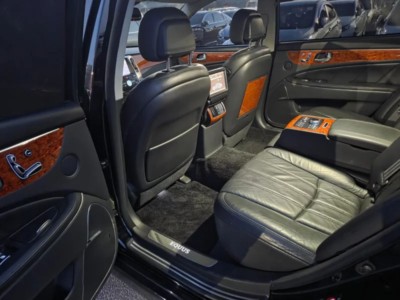 Hyundai Equus