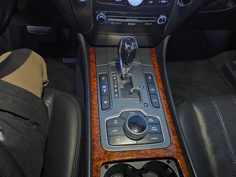 Hyundai Equus