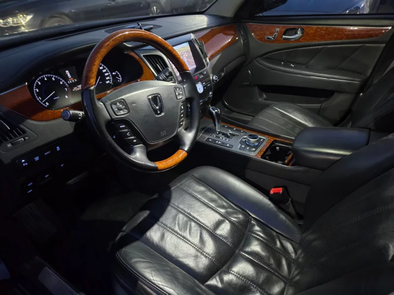 Hyundai Equus