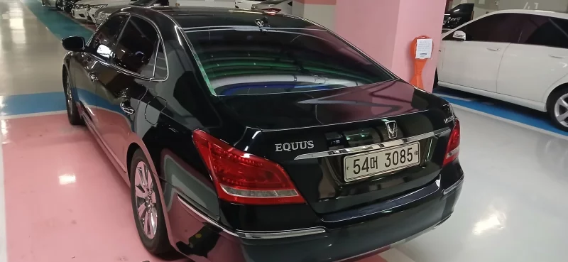 Hyundai Equus