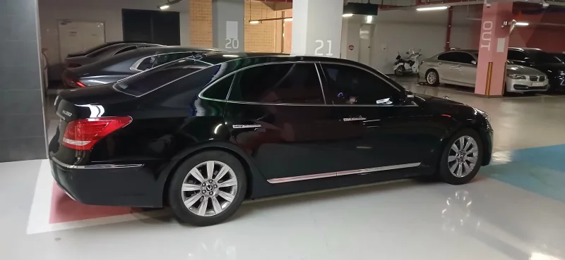 Hyundai Equus