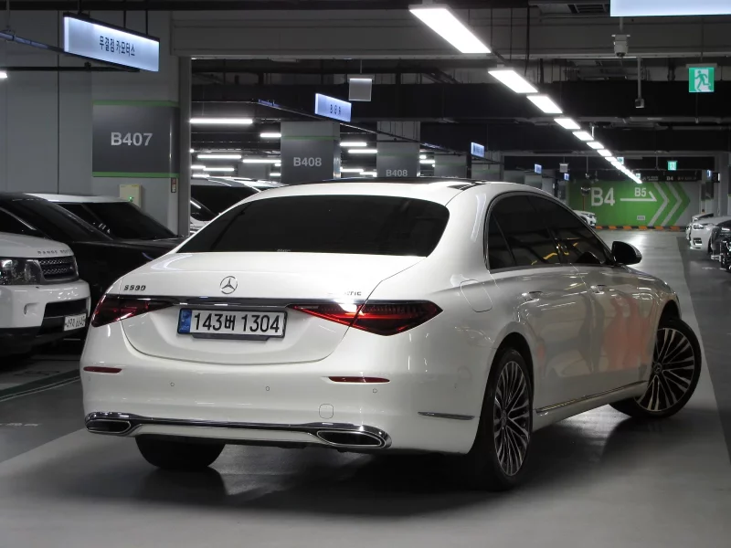Mercedes-Benz S-Class