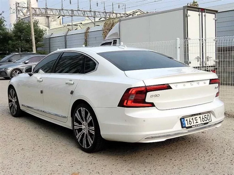 Volvo S90
