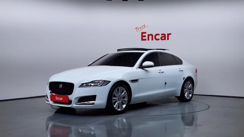Jaguar XF