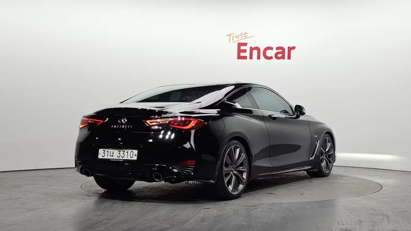 Infiniti Q60