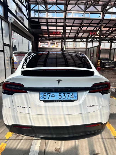 Tesla MODEL X
