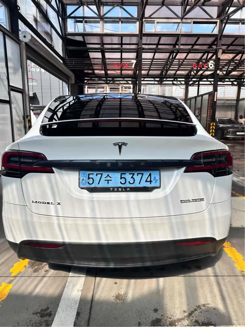 Tesla MODEL X