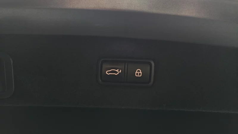 Genesis EQ900