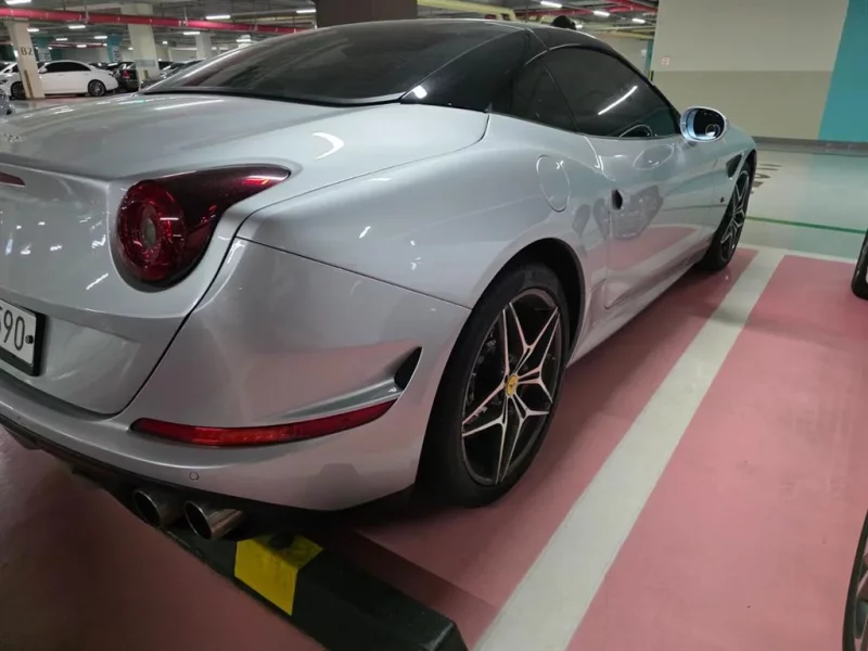 Ferrari CALIFORNIA