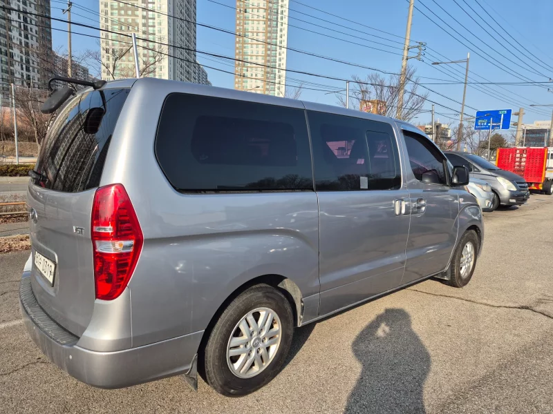 Hyundai Starex