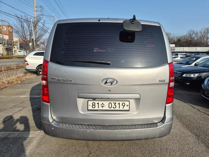 Hyundai Starex