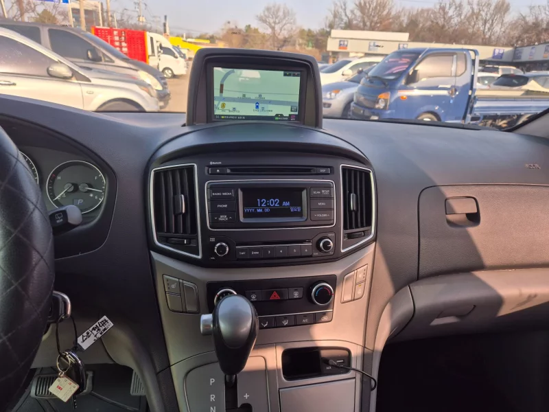 Hyundai Starex