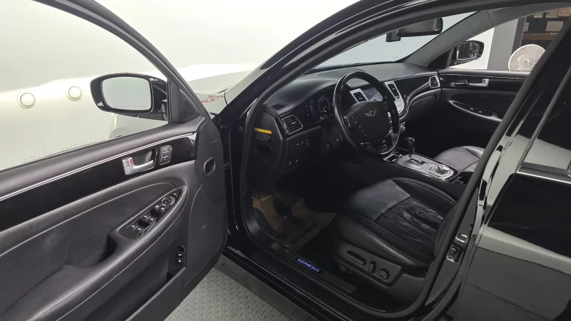 Hyundai Genesis