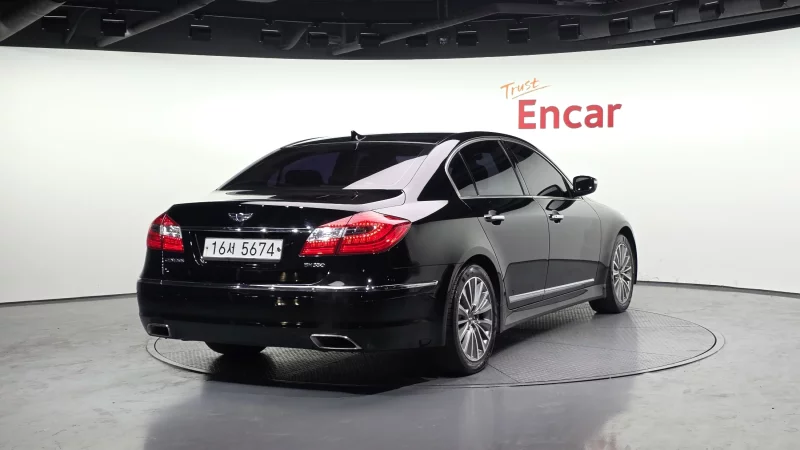 Hyundai Genesis
