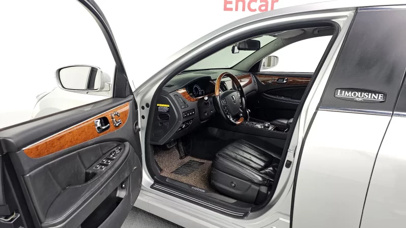 Hyundai Equus