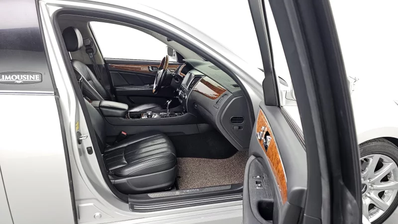 Hyundai Equus