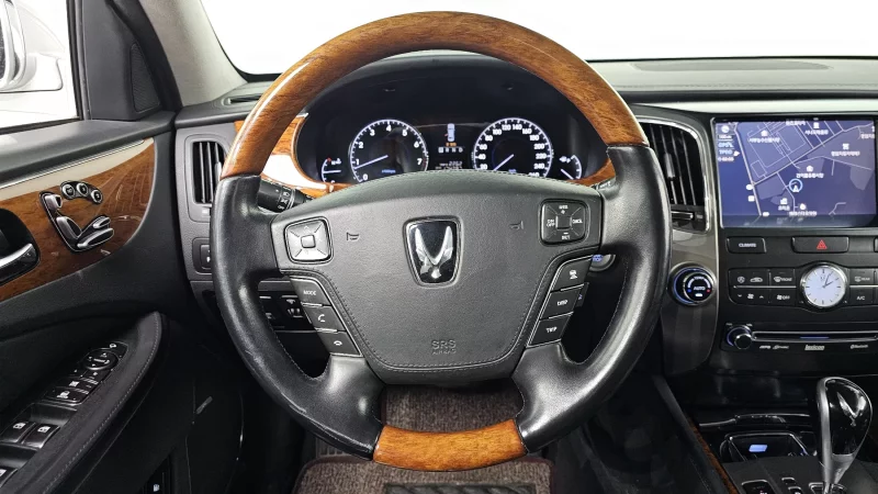 Hyundai Equus