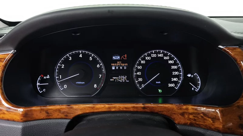 Hyundai Equus