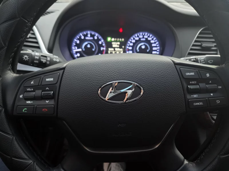 Hyundai Aslan