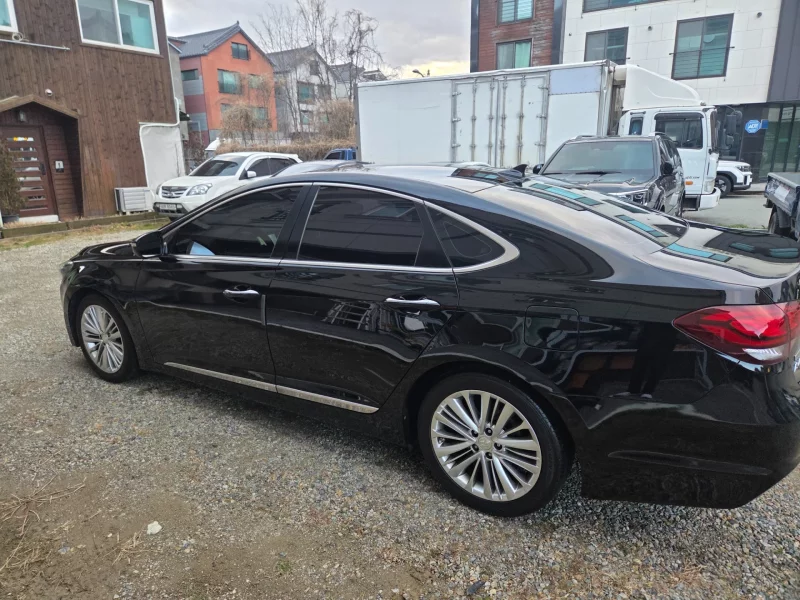 Hyundai Aslan